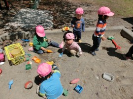 お砂場遊びに夢中です！！